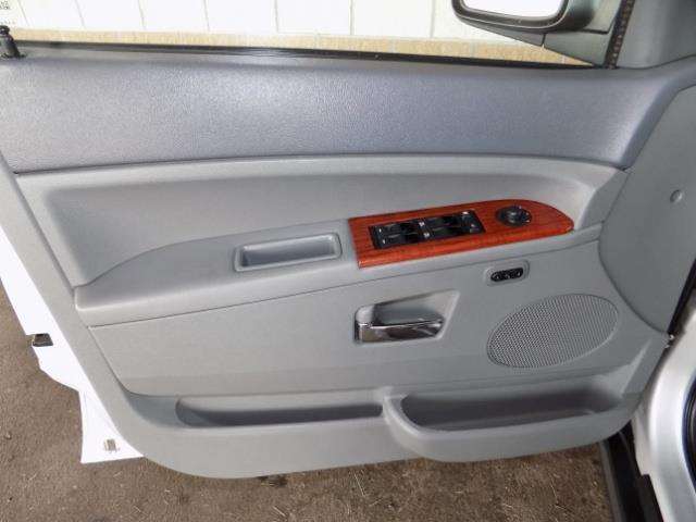 2006 Jeep Grand Cherokee Limited 4dr SUV 4WD w/ Front Side Airbags